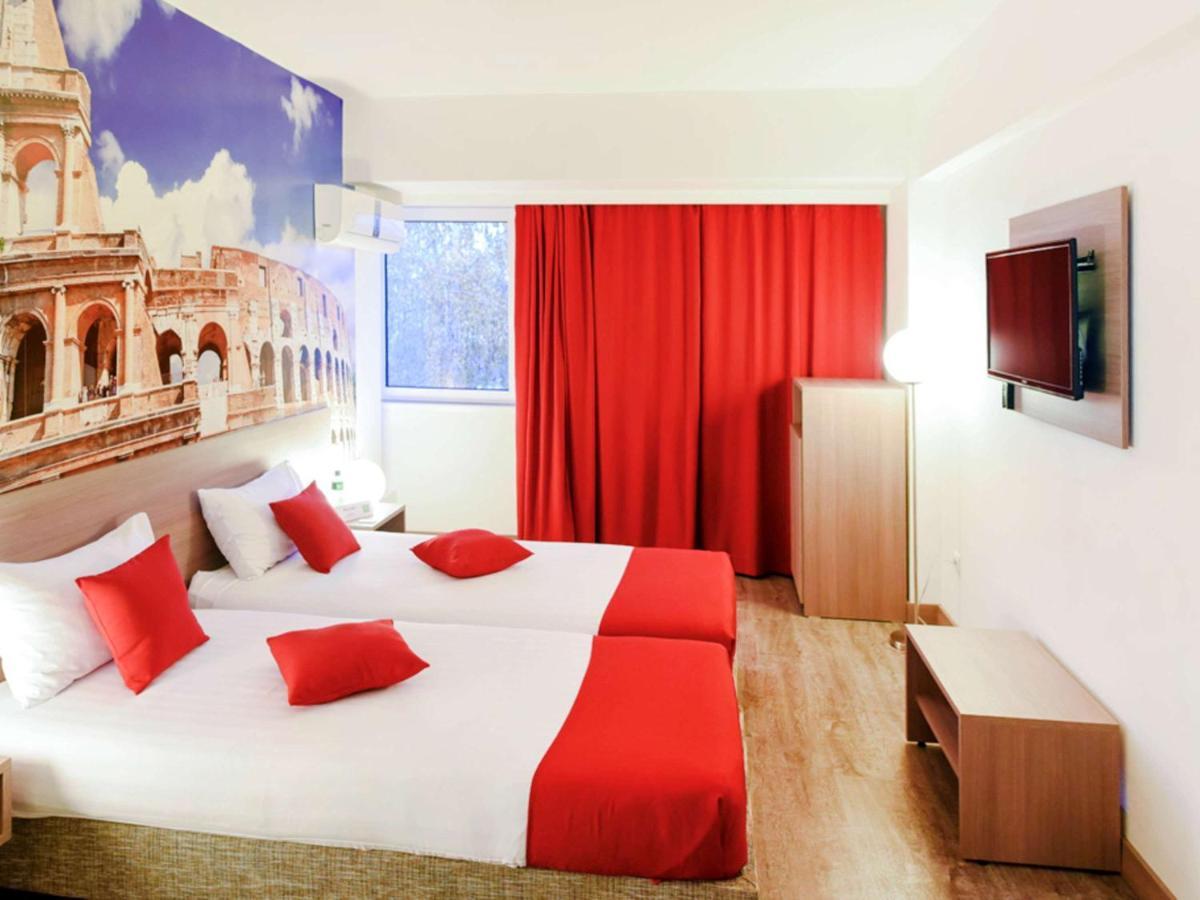 Ibis Styles Skopje Hotel Exterior photo